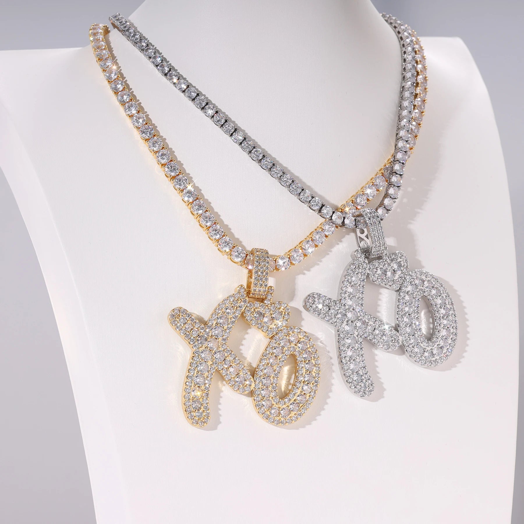 XO Pendant VVS Diamond Simulate